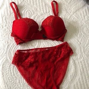 NWOT La Perla Red set 32C / XS
